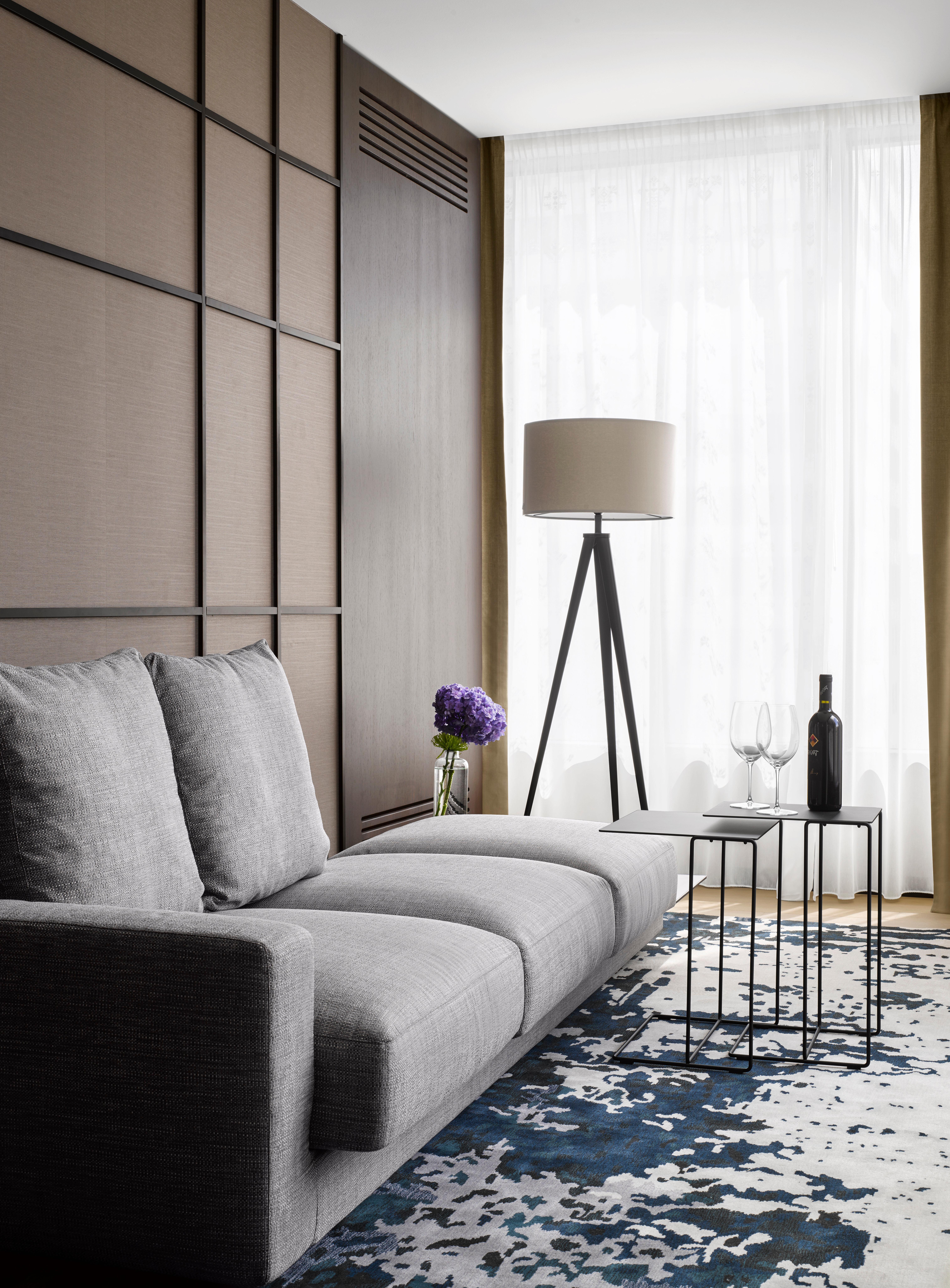 Intercontinental - Ljubljana By Ihg Hotel Luaran gambar A floor lamp