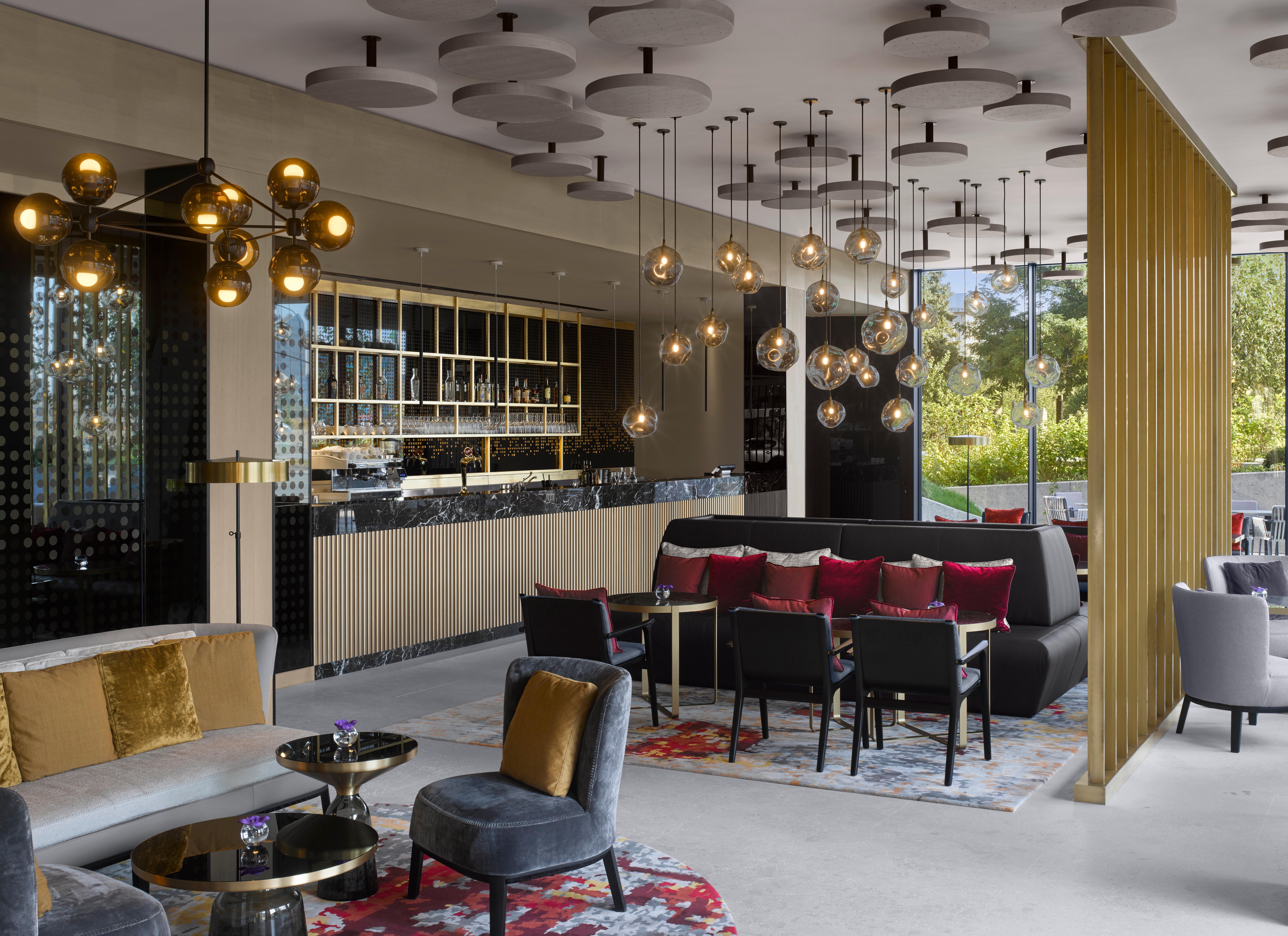 Intercontinental - Ljubljana By Ihg Hotel Luaran gambar The Lounge at London Heathrow Airport