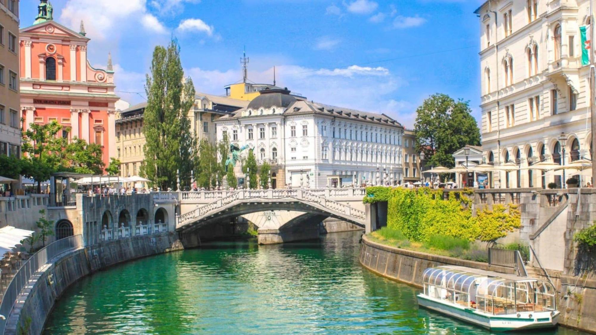 Intercontinental - Ljubljana By Ihg Hotel Luaran gambar The Triple Bridge