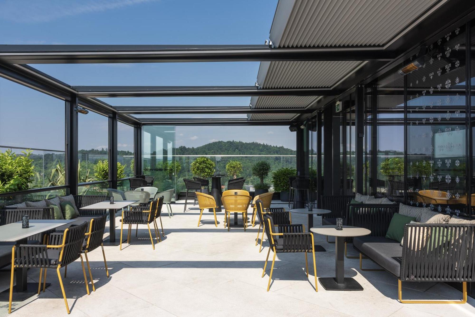 Intercontinental - Ljubljana By Ihg Hotel Luaran gambar The Sky Bar